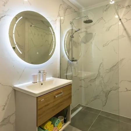 Diamond Apartment