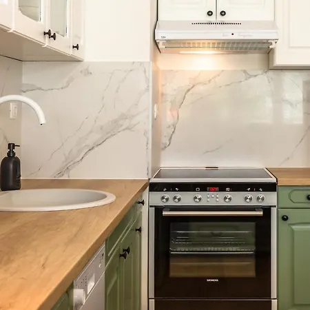 Diamond Apartment *